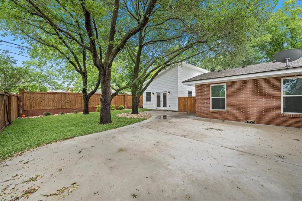 2625 Old Oaks Dr, Waco, TX 76710
