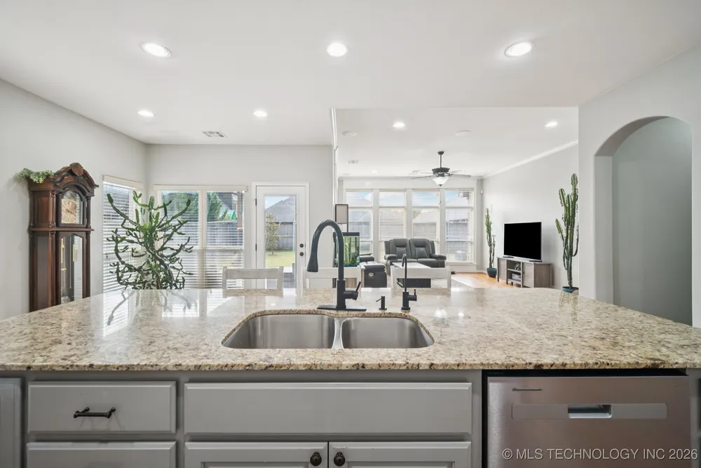 3309 W Knoxville St, Broken Arrow, OK 74012