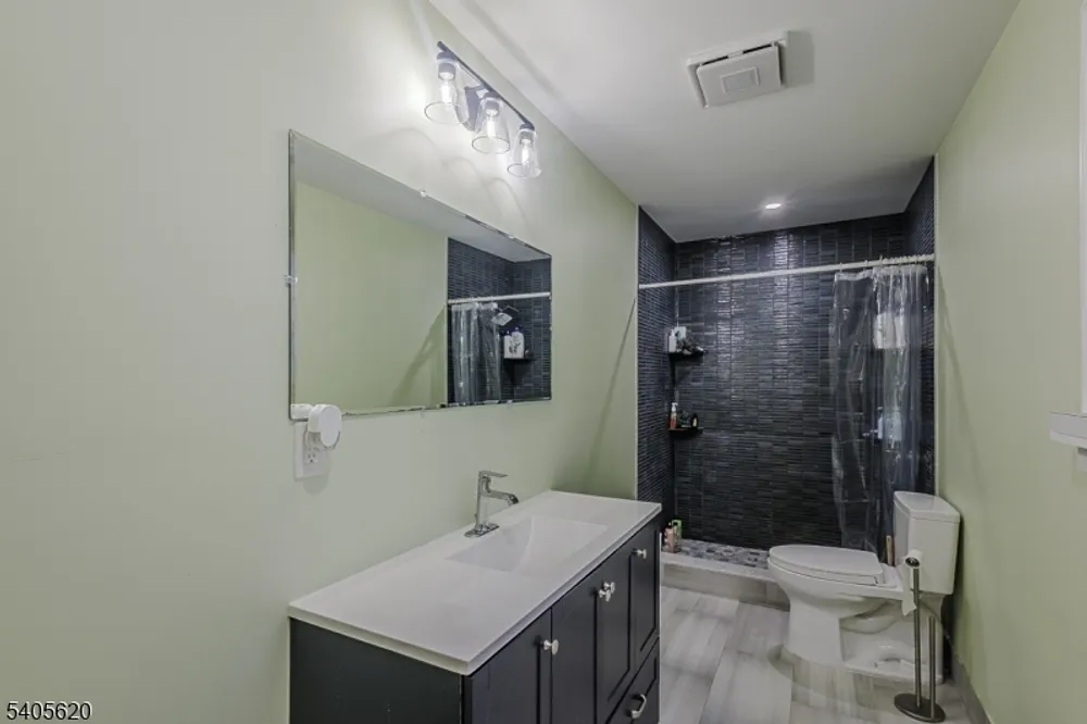 158 Glenwood Ave, Bloomfield, NJ 07003