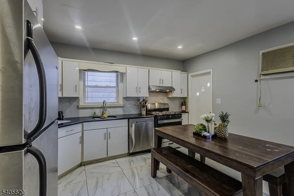 158 Glenwood Ave, Bloomfield, NJ 07003