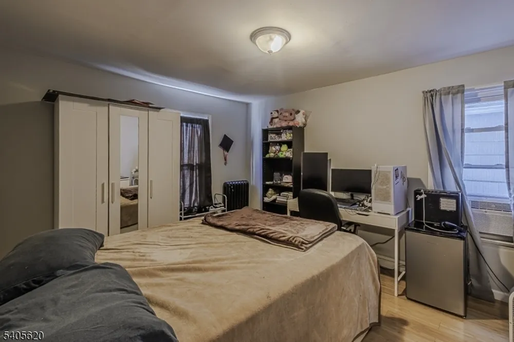 158 Glenwood Ave, Bloomfield, NJ 07003