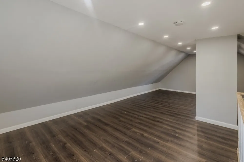 158 Glenwood Ave, Bloomfield, NJ 07003