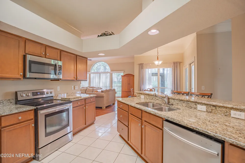 2674 Country Club Blvd, Orange Park, FL 32073