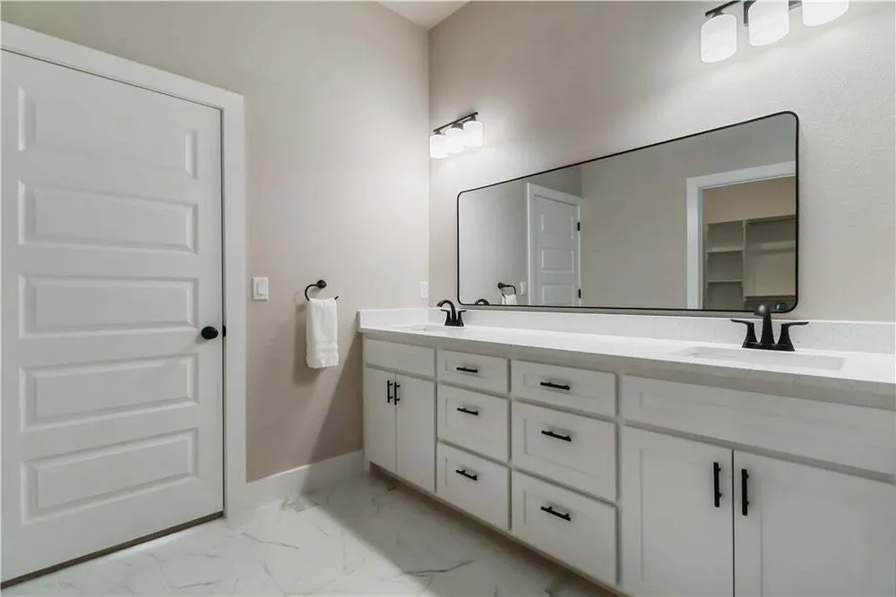 500 Apollo Dr, Centerton, AR 72719