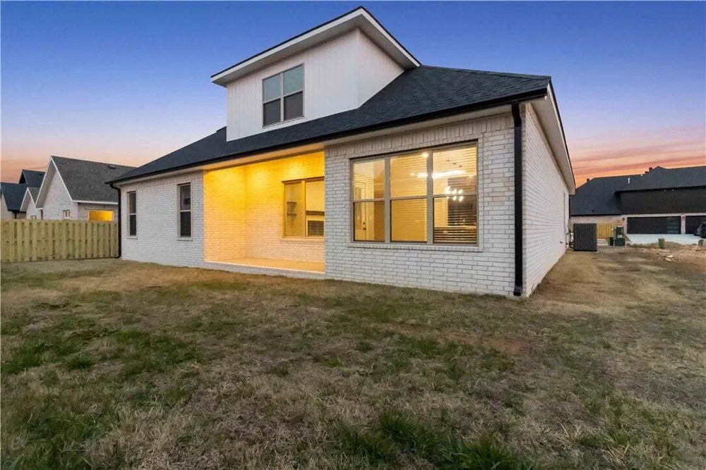 500 Apollo Dr, Centerton, AR 72719