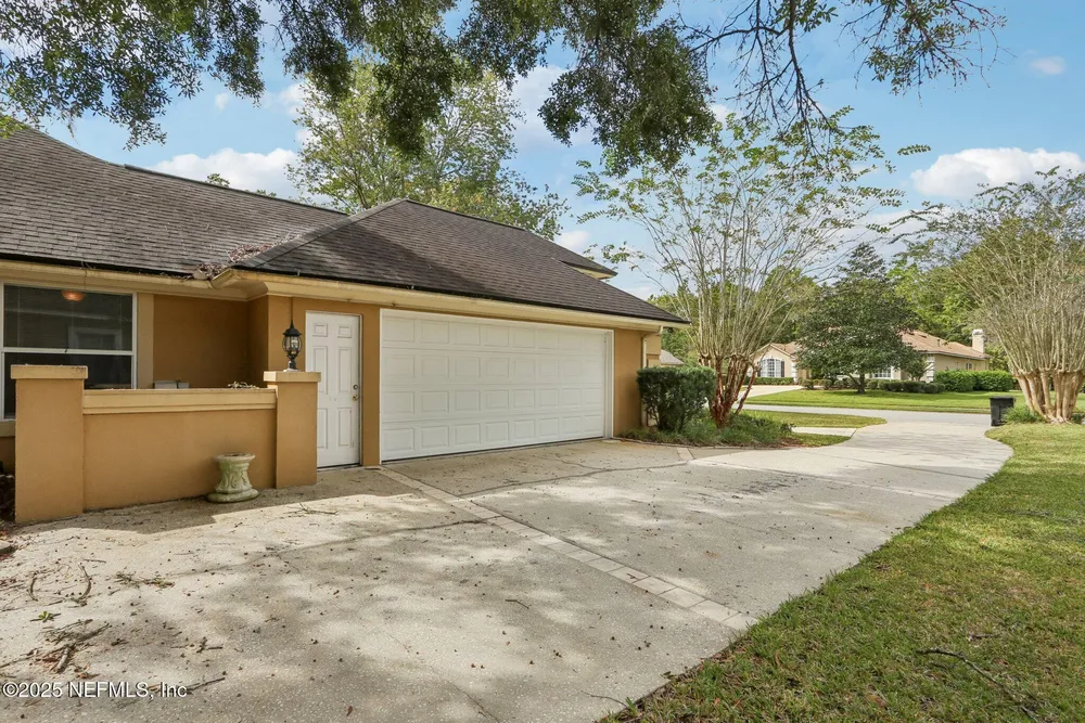 2674 Country Club Blvd, Orange Park, FL 32073