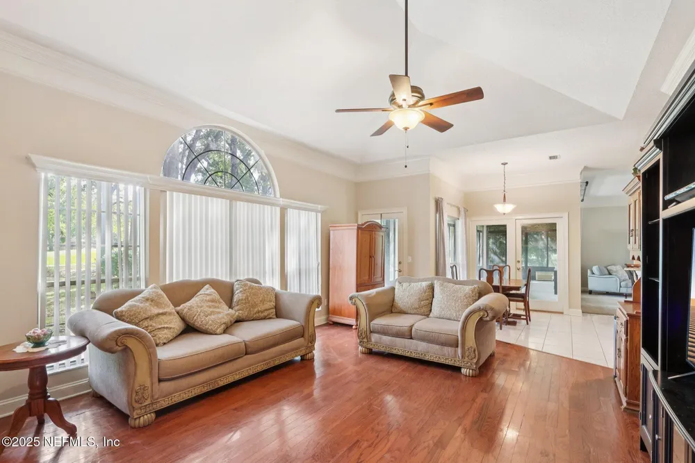 2674 Country Club Blvd, Orange Park, FL 32073