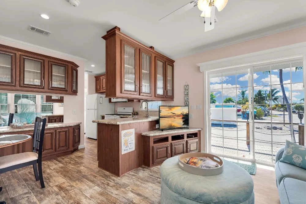 1361 Overseas Hwy, Marathon, FL 33050