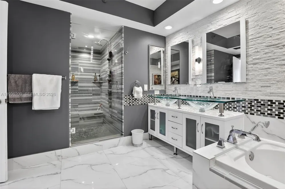 20281 E Country Club Dr, Aventura, FL 33180