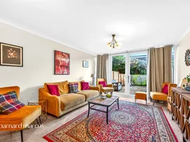 Alpine Close, Croydon thumb 2