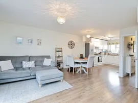 Ash Grove, Chesham thumb 3