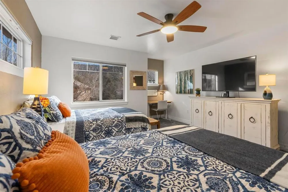 105 Tierra Vista Dr, Durango, CO 81301