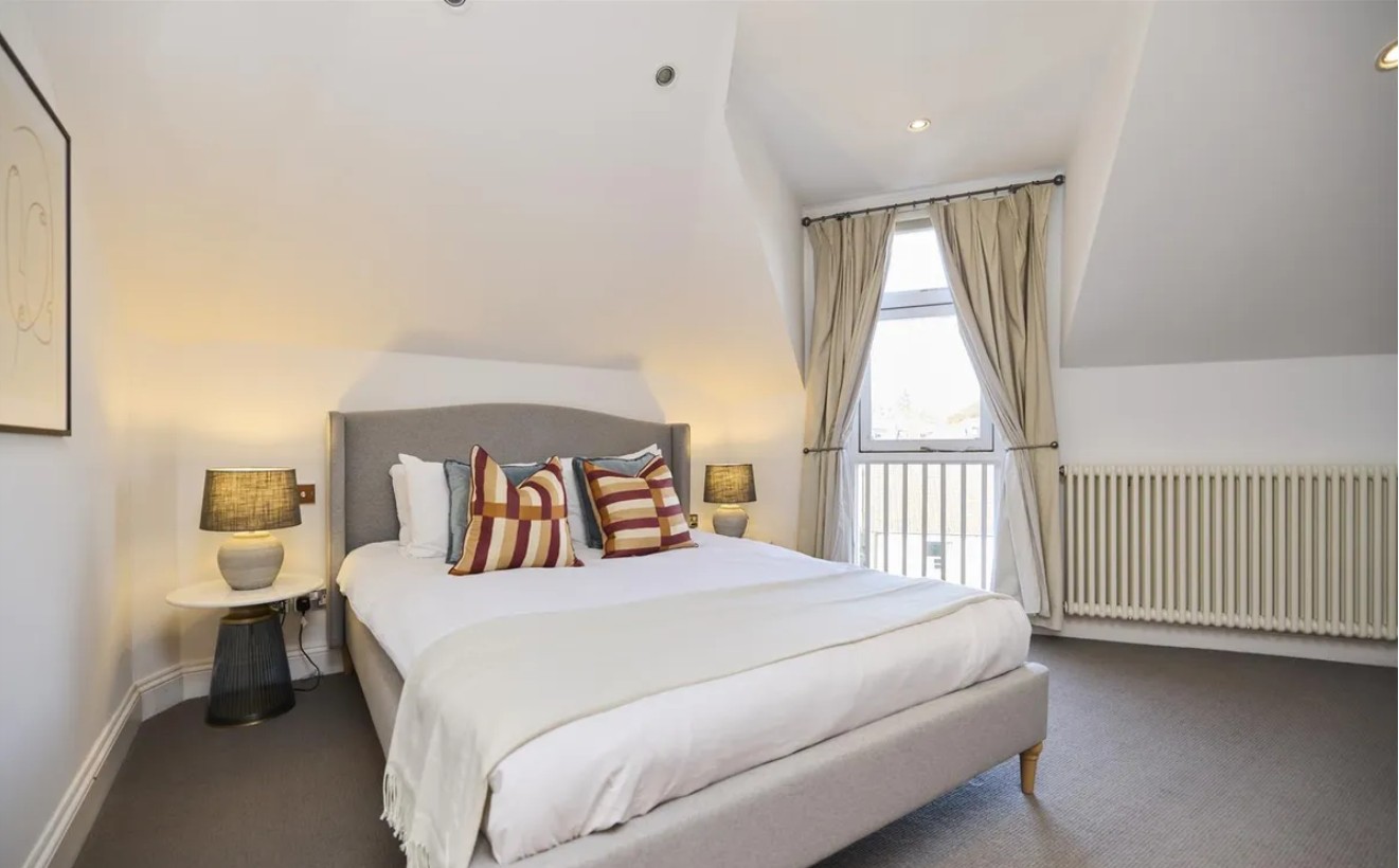 Substantial Five-Bedroom Victorian Family Home on Rudall Crescent Image 8