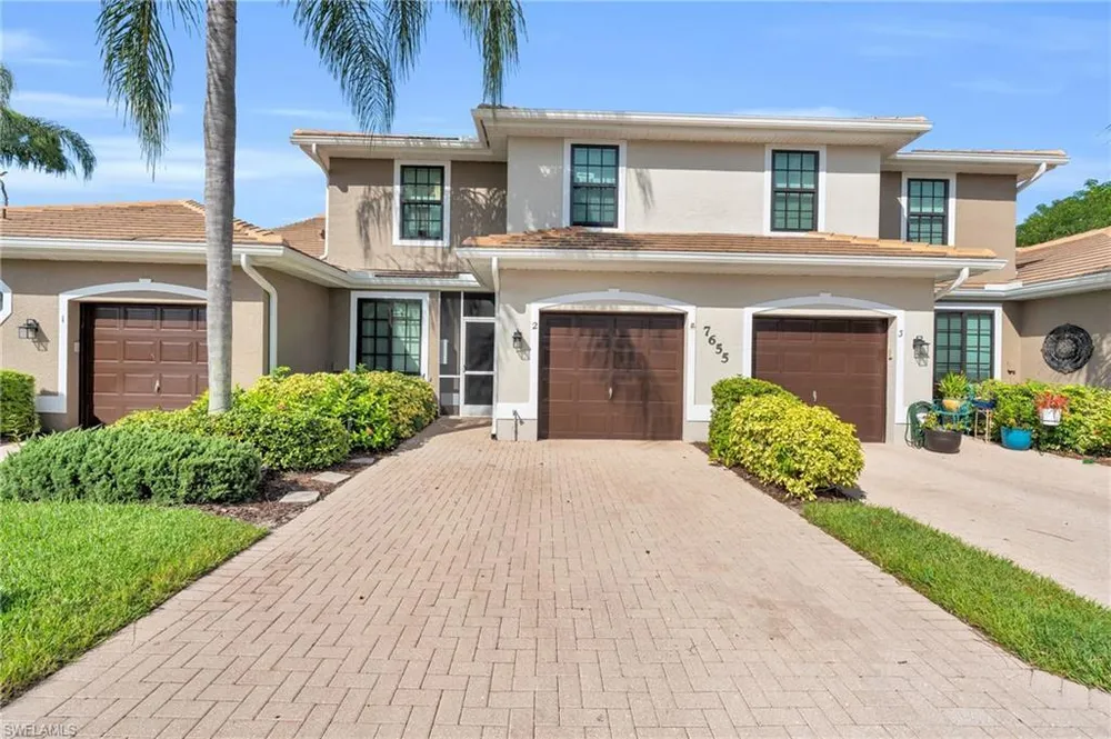 7655 Meadow Lakes Dr, Naples, FL 34104
