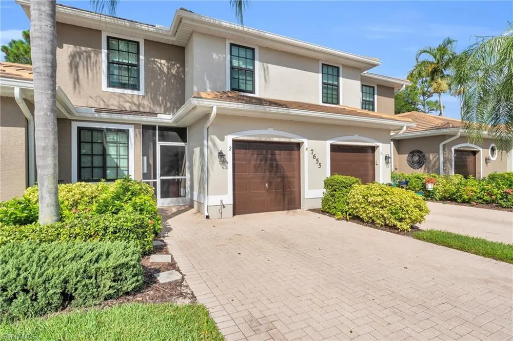 7655 Meadow Lakes Dr, Naples, FL 34104