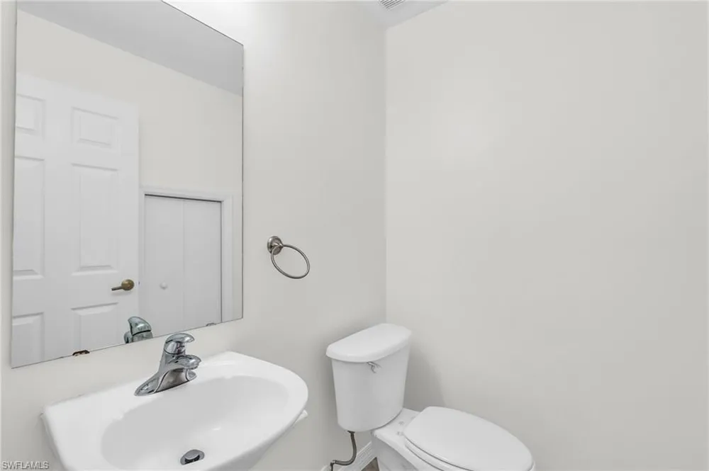 7655 Meadow Lakes Dr, Naples, FL 34104