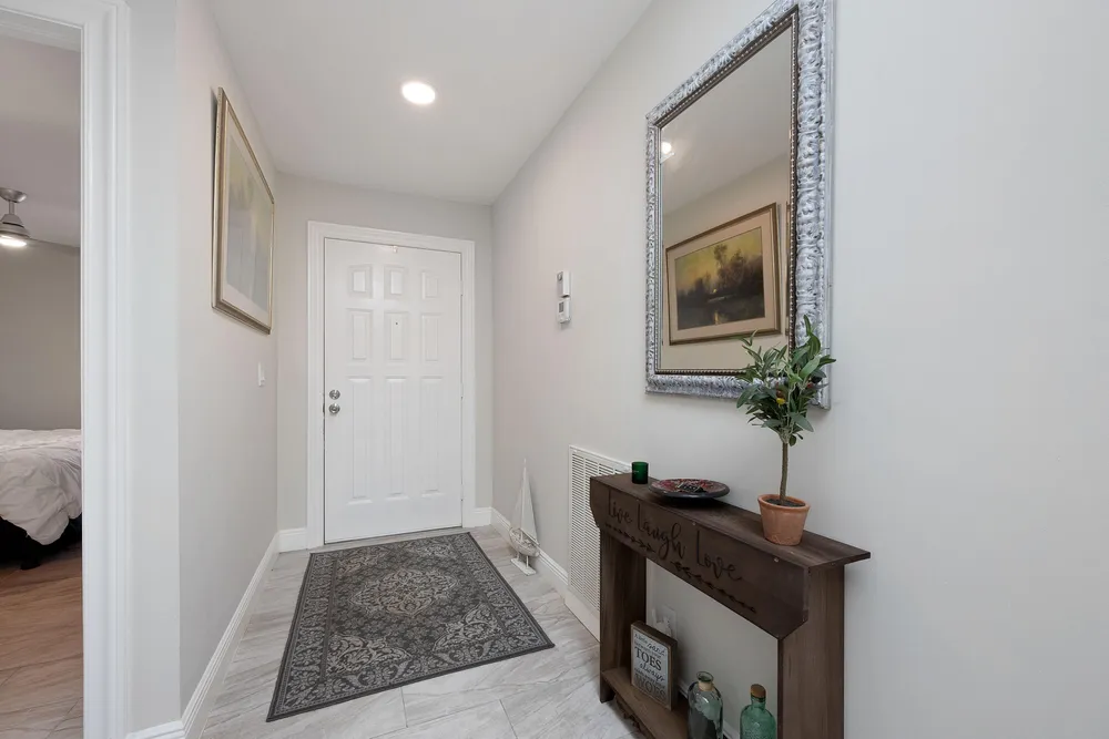 7 Ridge Pointe Dr, Boynton Beach, FL 33435