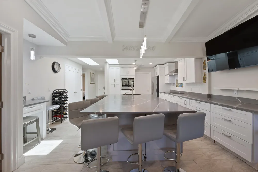 7 Ridge Pointe Dr, Boynton Beach, FL 33435