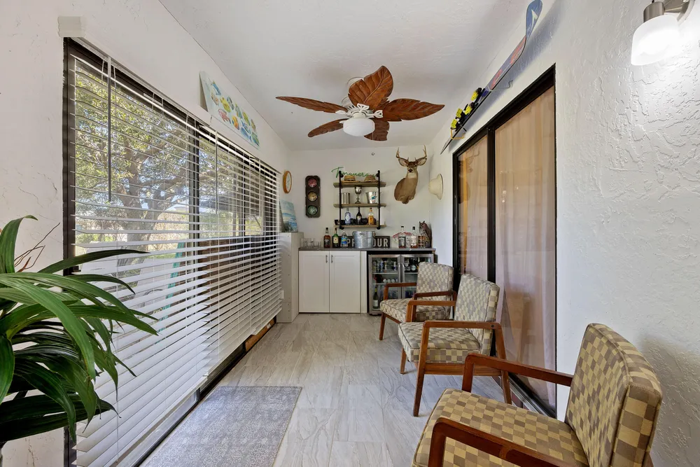 7 Ridge Pointe Dr, Boynton Beach, FL 33435