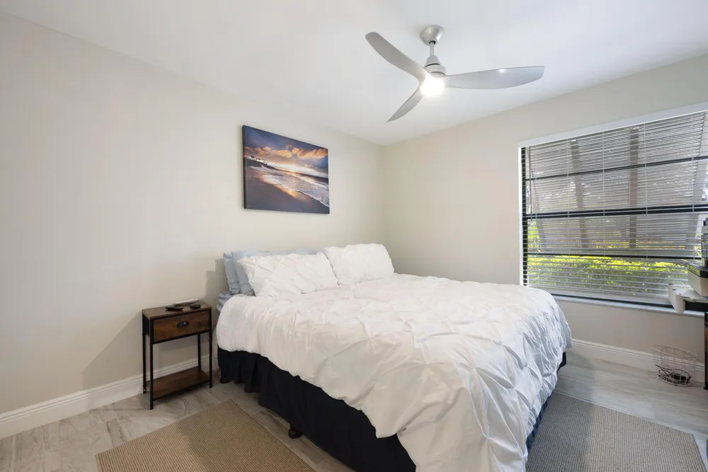 7 Ridge Pointe Dr, Boynton Beach, FL 33435