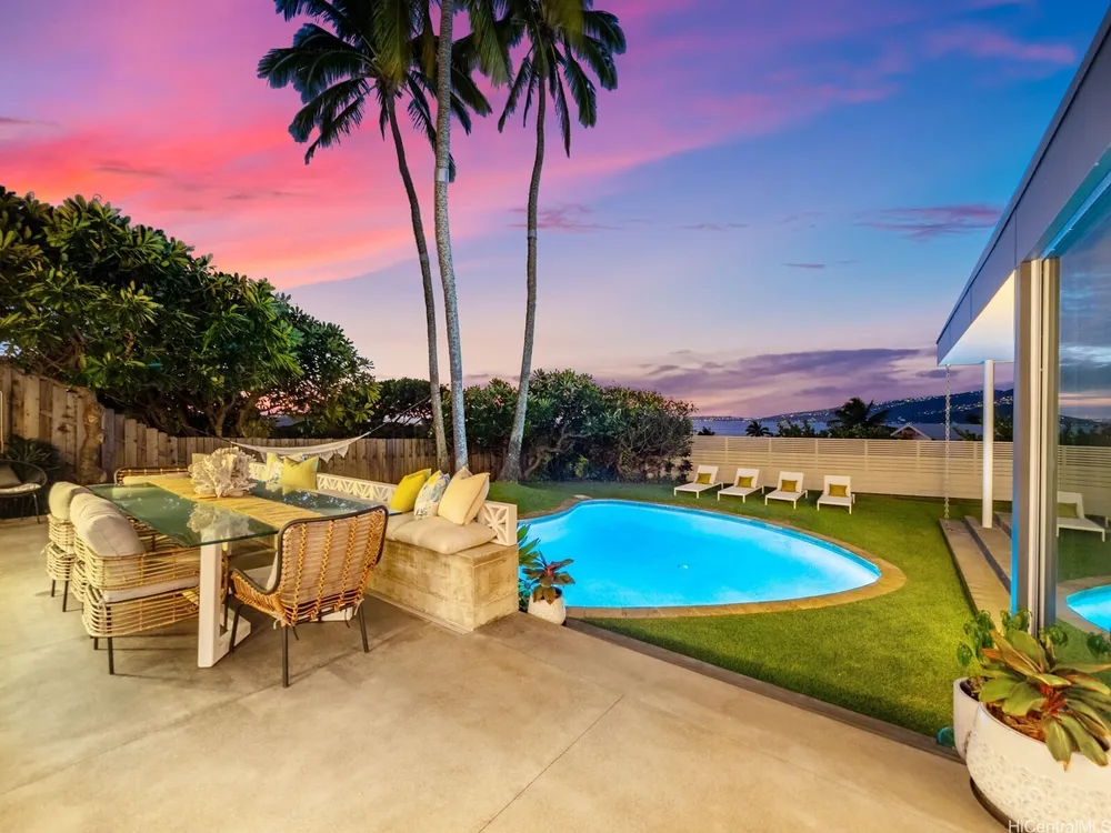 132 Poipu Dr, Honolulu, HI 96825-2131