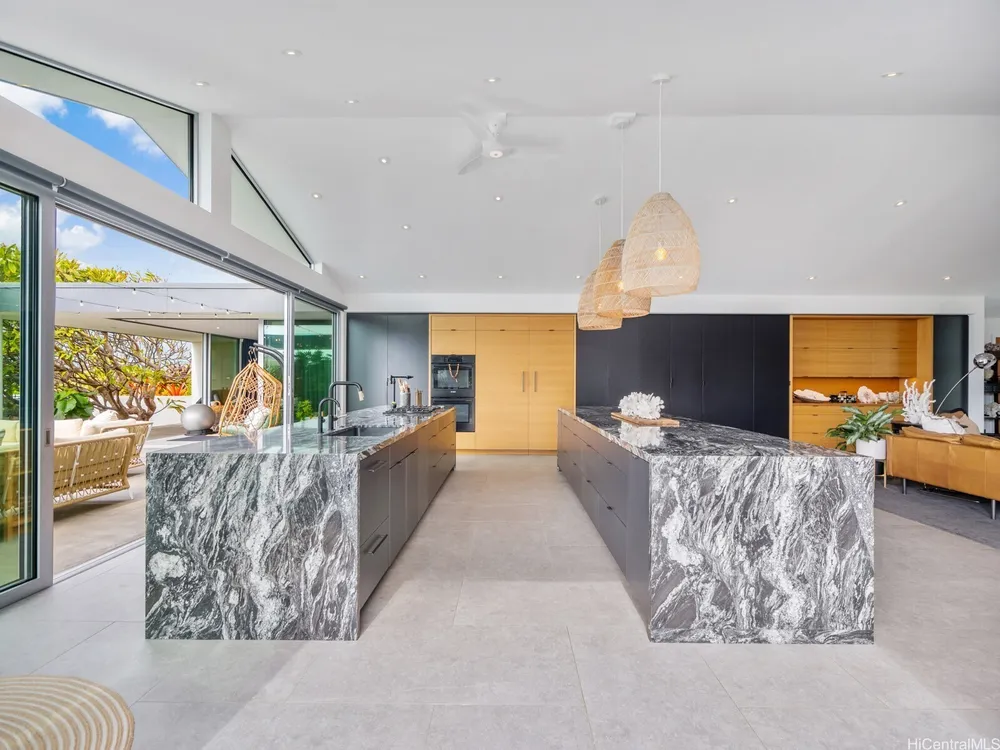 132 Poipu Dr, Honolulu, HI 96825-2131
