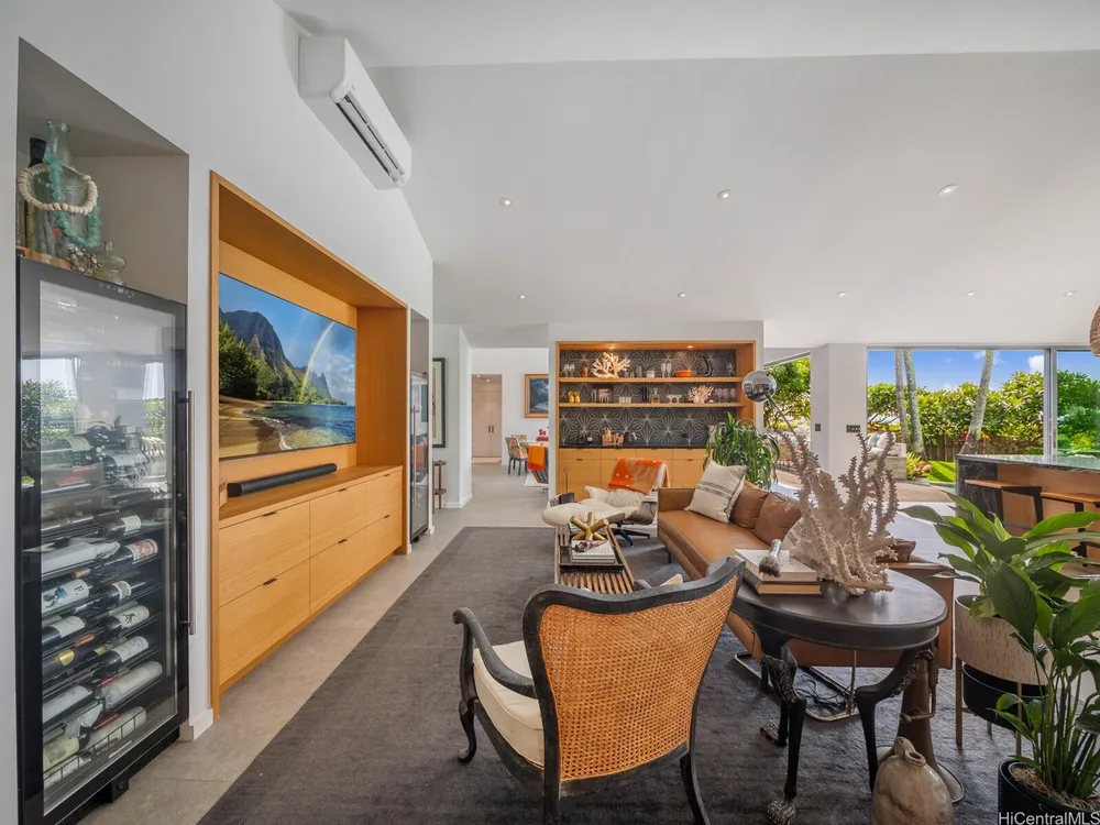 132 Poipu Dr, Honolulu, HI 96825-2131