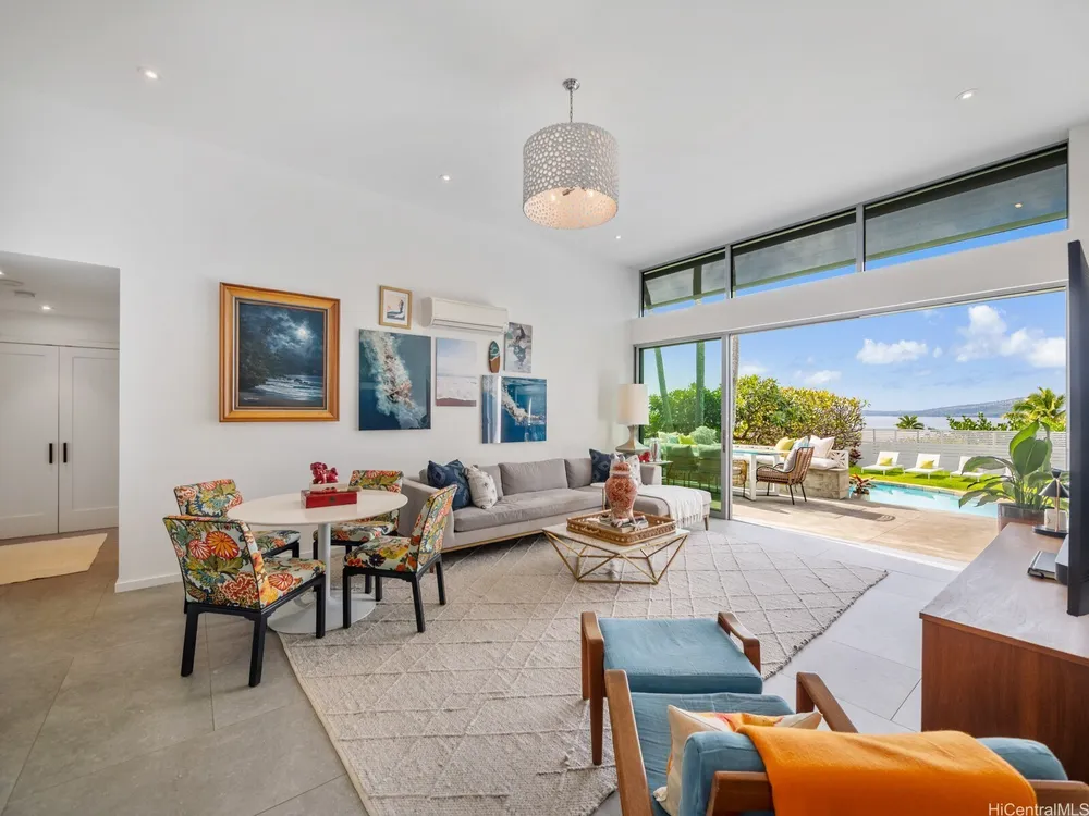 132 Poipu Dr, Honolulu, HI 96825-2131