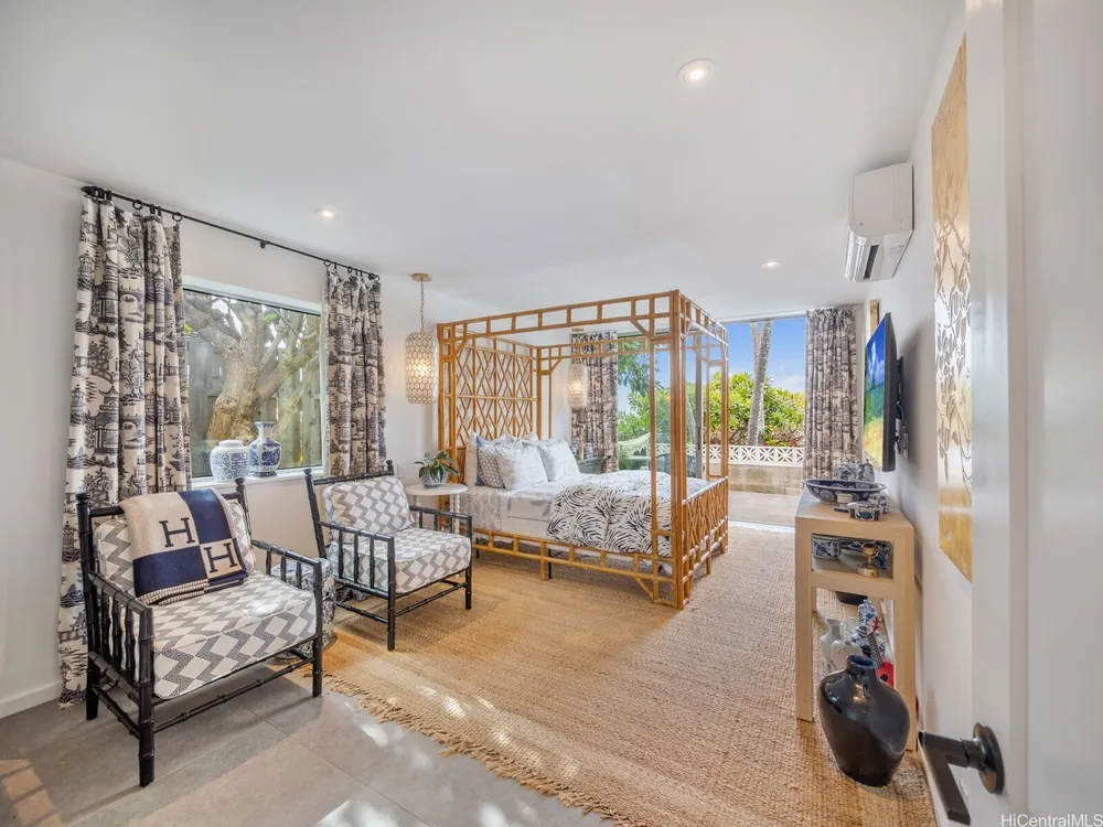 132 Poipu Dr, Honolulu, HI 96825-2131