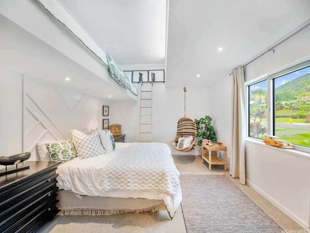 132 Poipu Dr, Honolulu, HI 96825-2131
