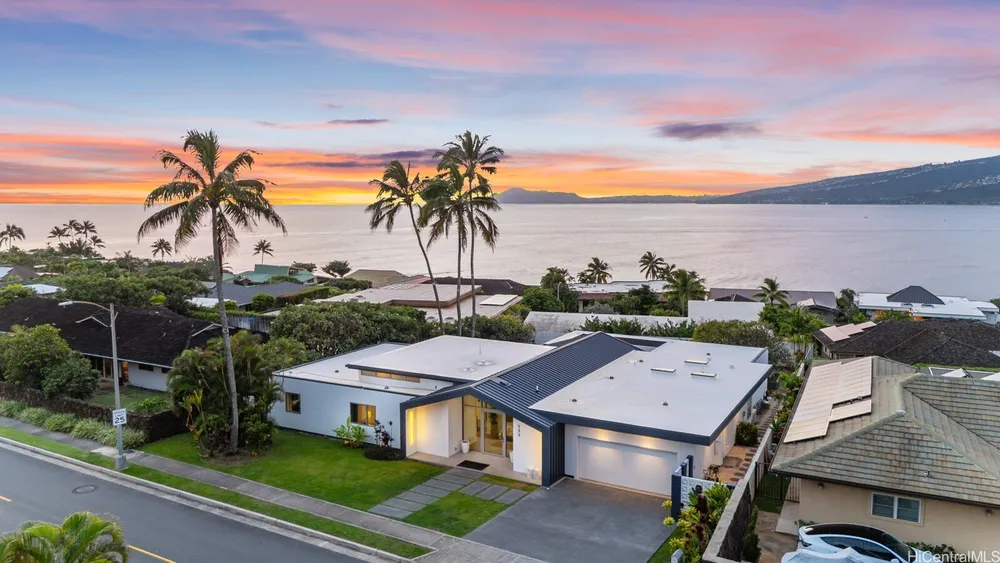 132 Poipu Dr, Honolulu, HI 96825-2131
