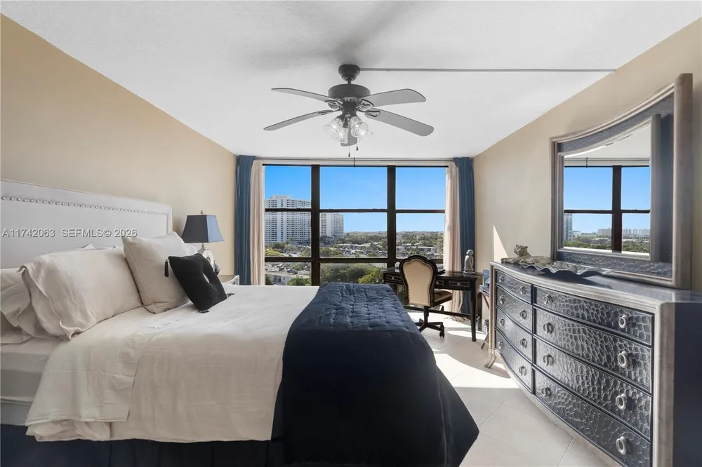 800 Parkview Dr, Hallandale Beach, FL 33009