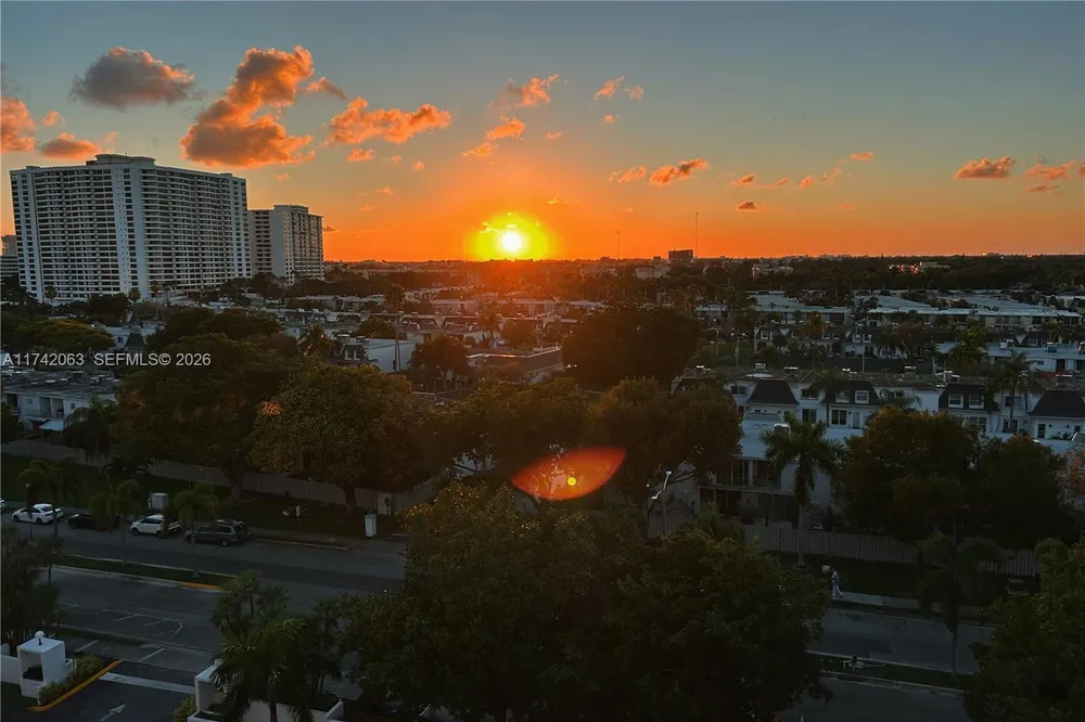 800 Parkview Dr, Hallandale Beach, FL 33009