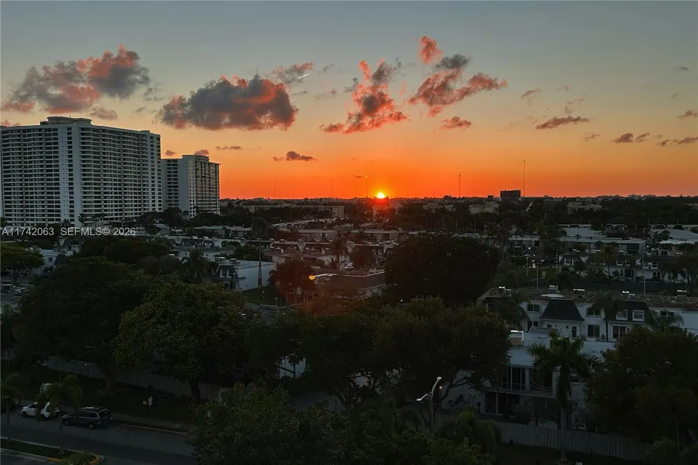 800 Parkview Dr, Hallandale Beach, FL 33009