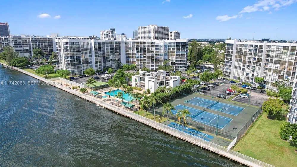 800 Parkview Dr, Hallandale Beach, FL 33009