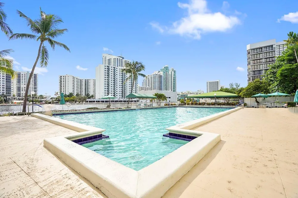 800 Parkview Dr, Hallandale Beach, FL 33009