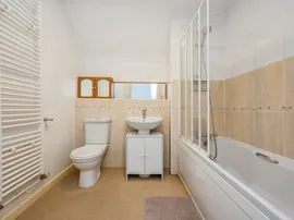 Roebuck Close, Uttoxeter thumb 3