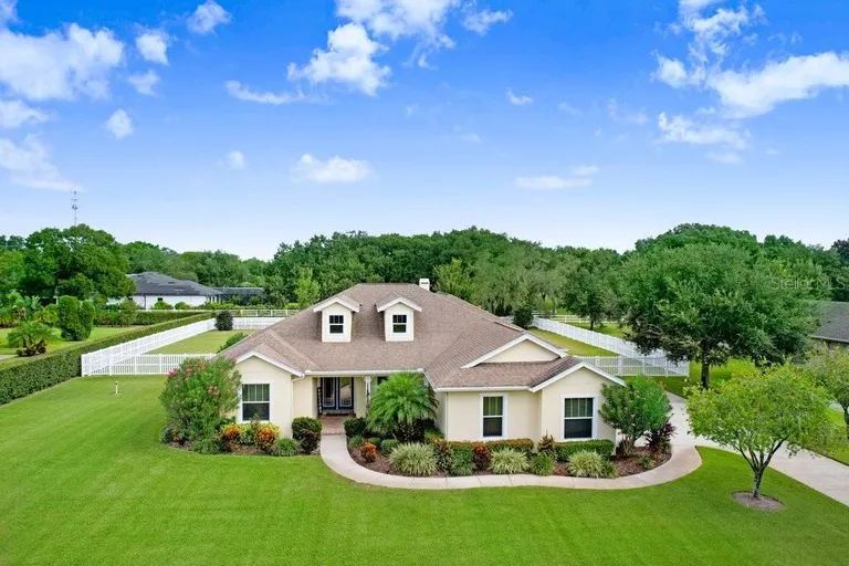 7709 Kenia Meadows Ln, Odessa, FL 33556