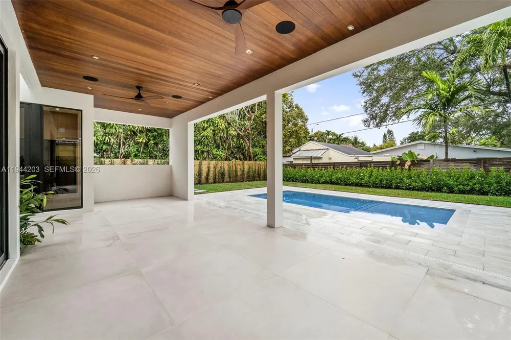 685 NE 81st St, Miami, FL 33138