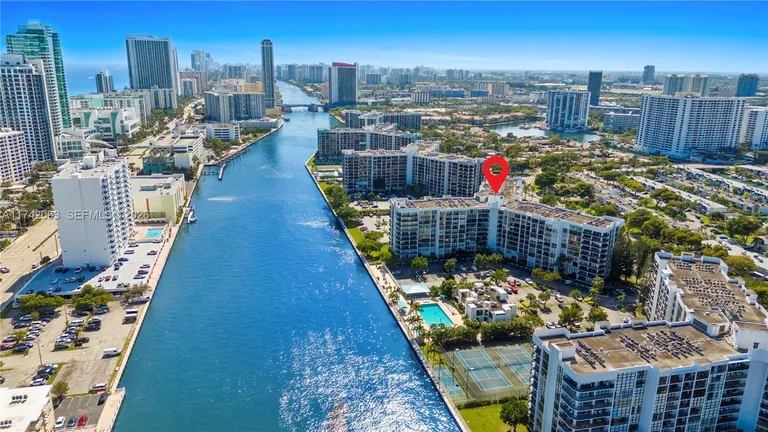 800 Parkview Dr, Hallandale Beach, FL 33009