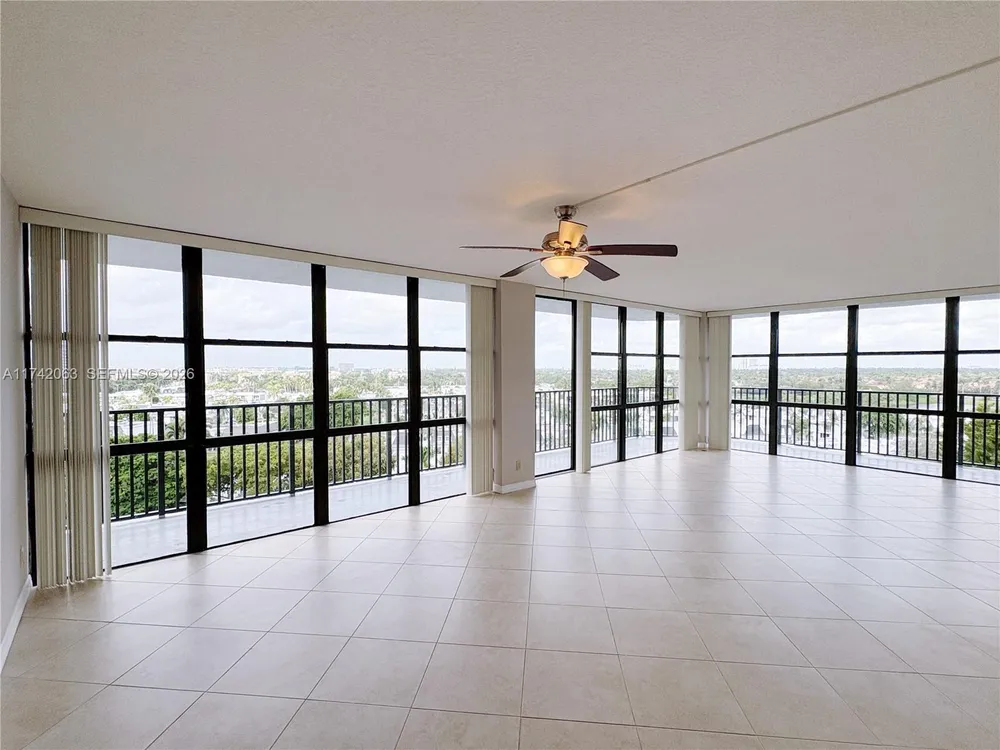 800 Parkview Dr, Hallandale Beach, FL 33009