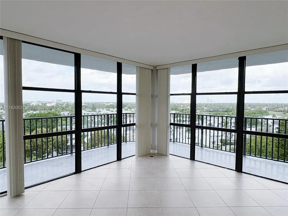 800 Parkview Dr, Hallandale Beach, FL 33009