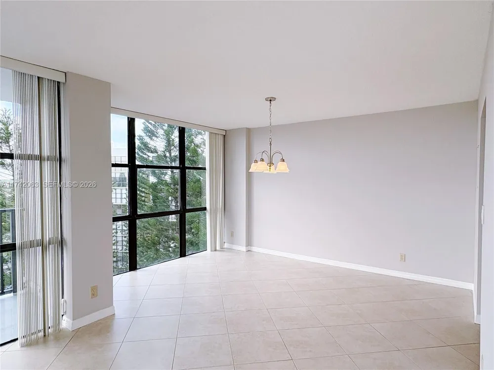 800 Parkview Dr, Hallandale Beach, FL 33009