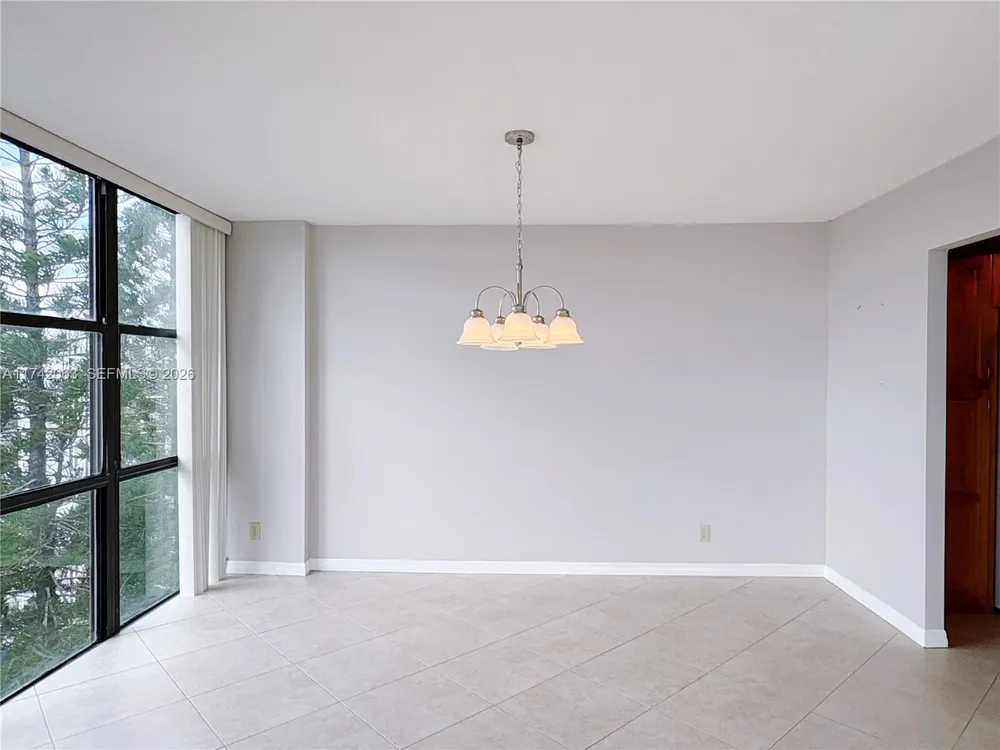 800 Parkview Dr, Hallandale Beach, FL 33009