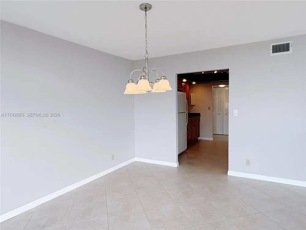 800 Parkview Dr, Hallandale Beach, FL 33009