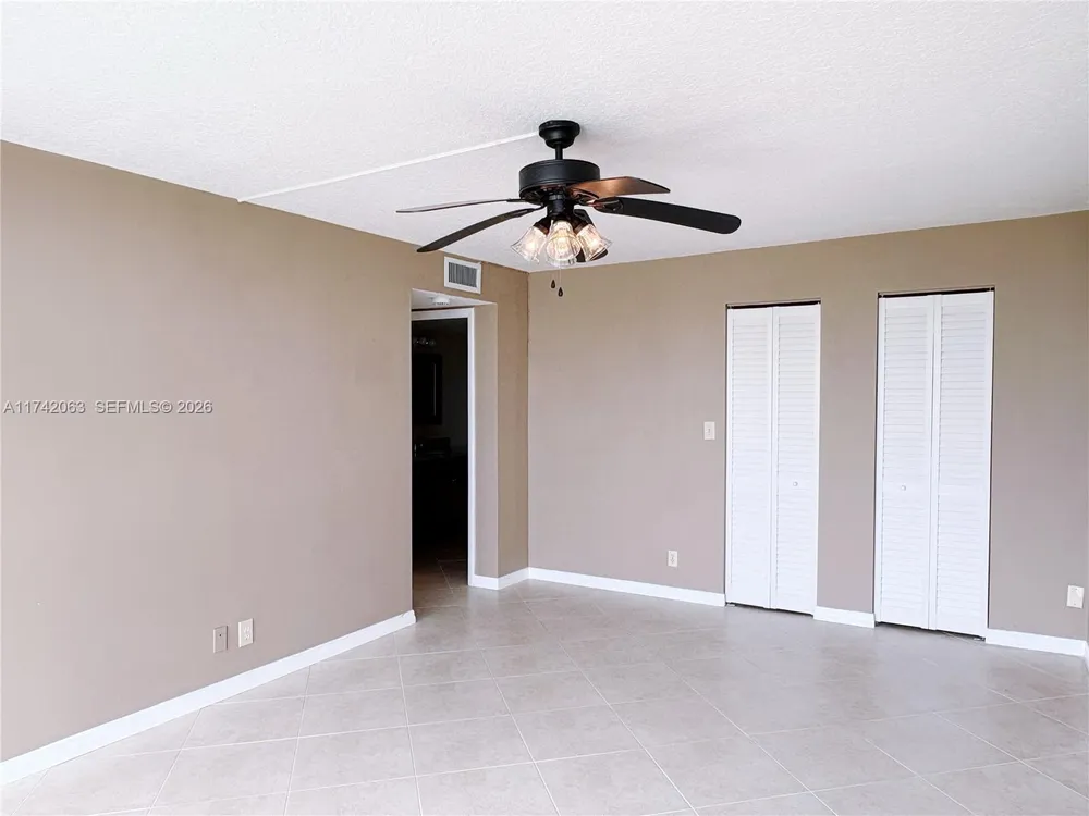 800 Parkview Dr, Hallandale Beach, FL 33009