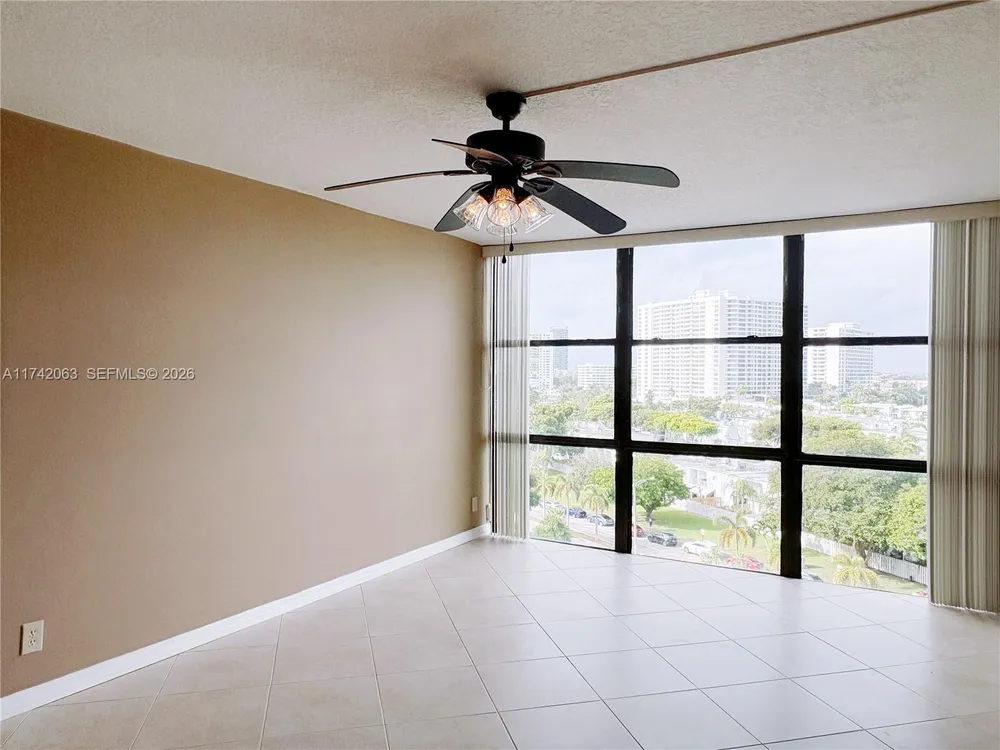 800 Parkview Dr, Hallandale Beach, FL 33009