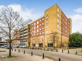 Edinburgh Gate, Harlow photo