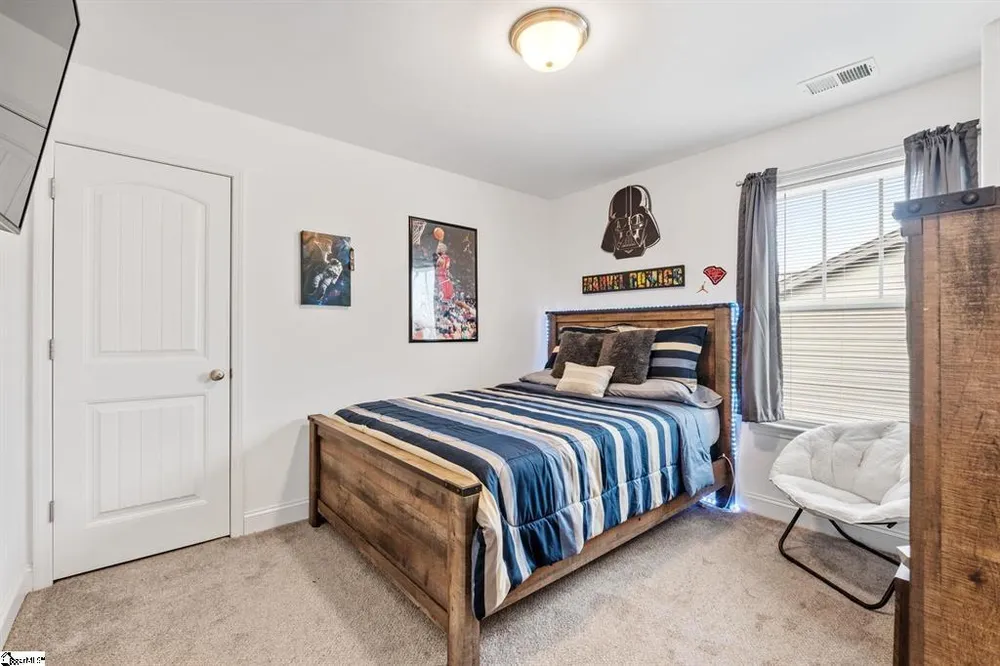 337 Barnhill Ct, Greenville, SC 29617