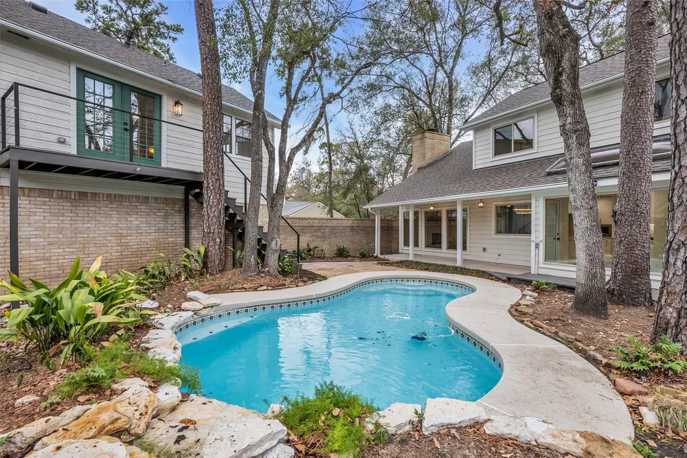 4 N Autumnwood Way, The Woodlands, TX 77380